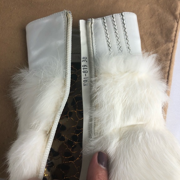 Limi Lianei Rabbit Fur booties boots in white - Picture 9 of 9